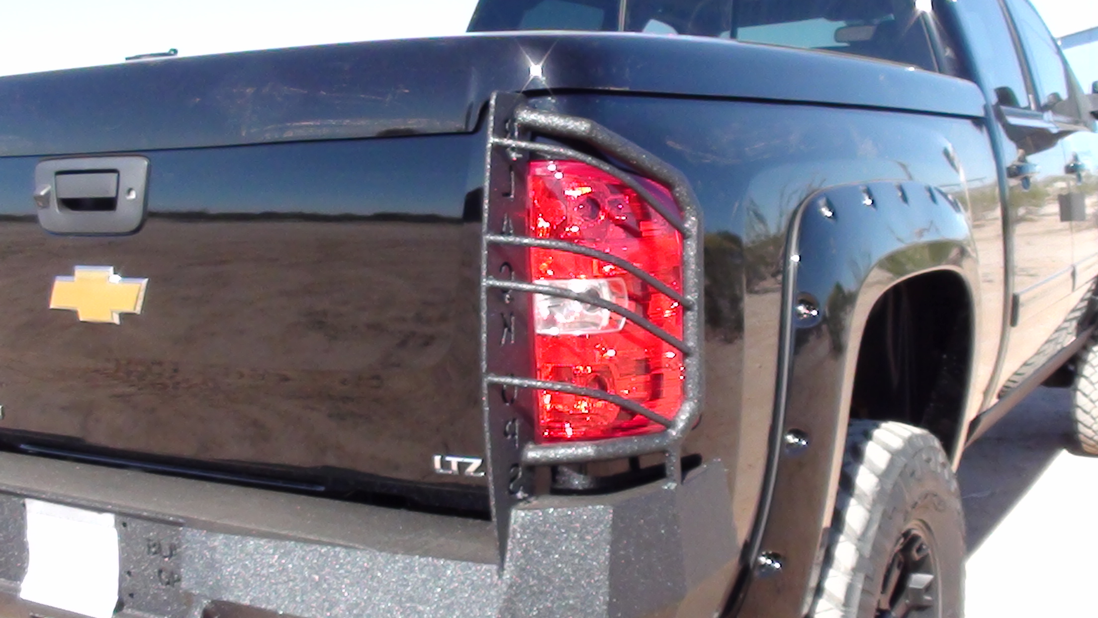 11-14 Chevrolet 2500 W/ Tailight Guards