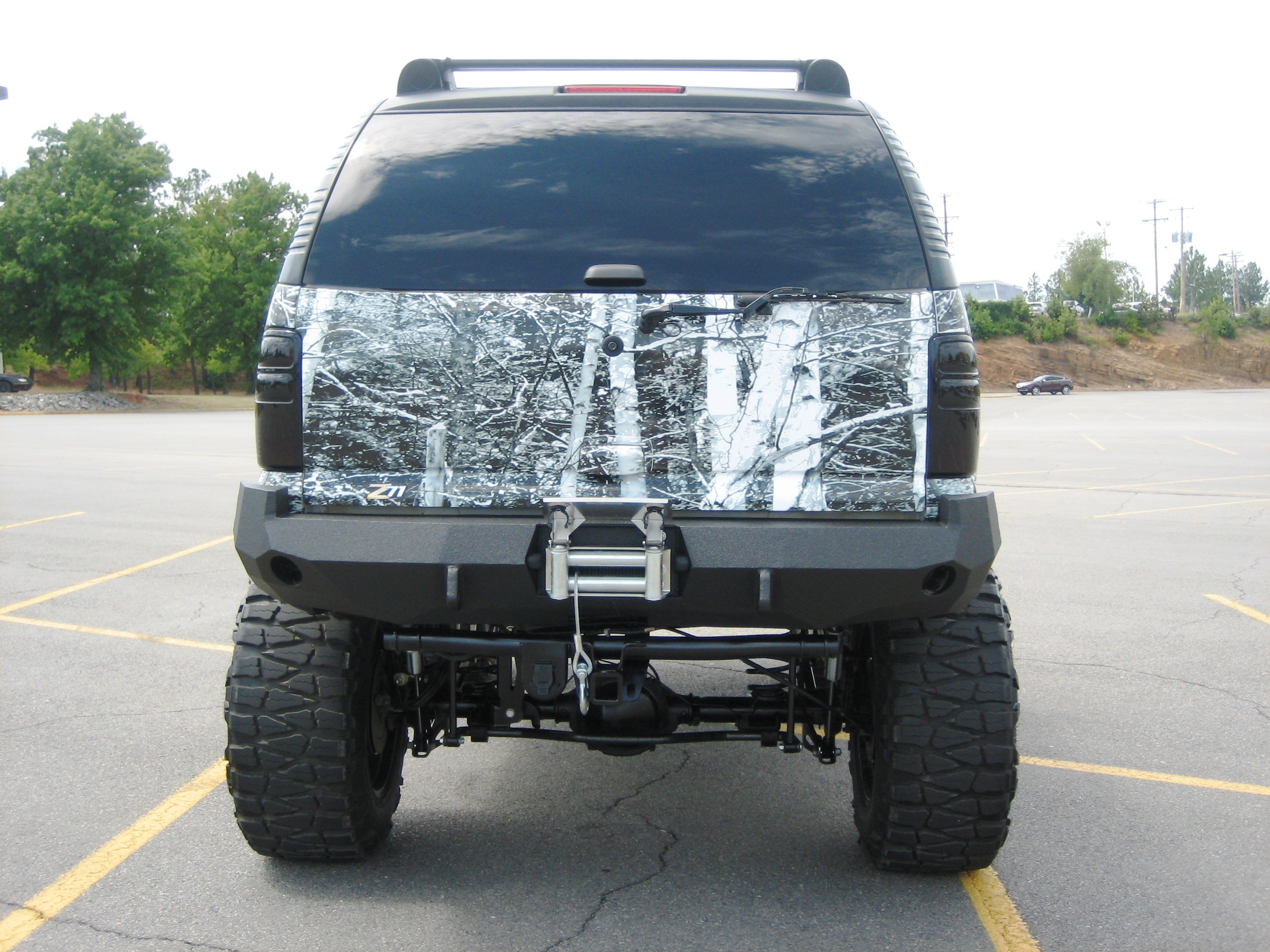 01-06 Chevrolet Tahoe rear base bumper